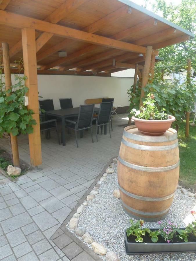 Ferienwohnungen & Weingut Kroiss Silvia Illmitz Extérieur photo